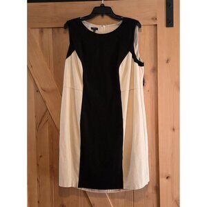 Talbots  Size 16WP Black Cream Sheath Sleeveless Dress Petite Knee Length
